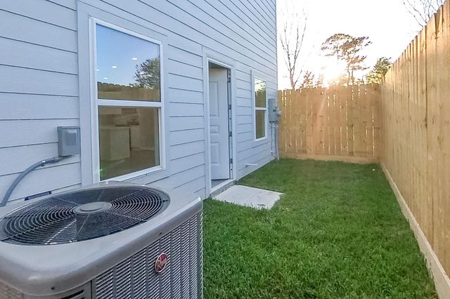 2832 Mansfield Street, Houston, TX 77091