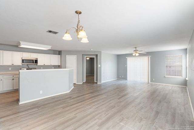7702 Mesquite Farm, San Antonio, TX 78239