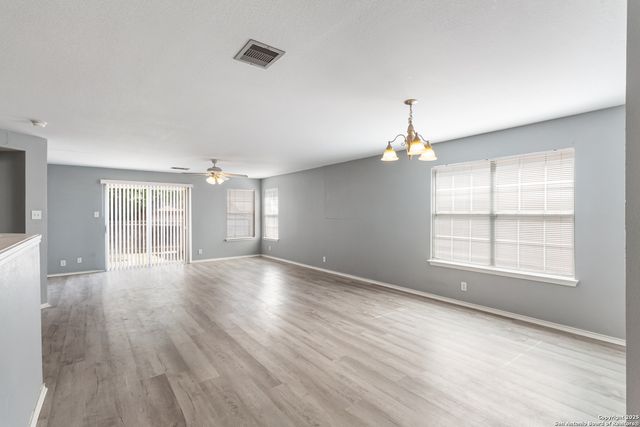 7702 Mesquite Farm, San Antonio, TX 78239