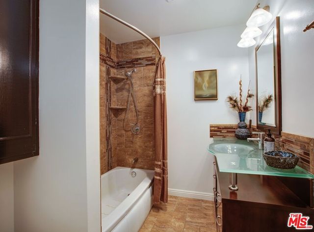 7724 Shady Cove Avenue, Burbank, CA 91504