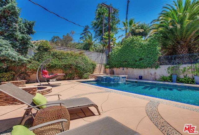 7724 Shady Cove Avenue, Burbank, CA 91504