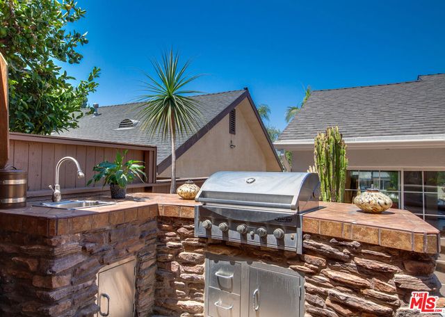 7724 Shady Cove Avenue, Burbank, CA 91504