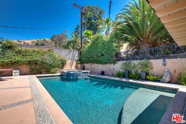 7724 Shady Cove Avenue, Burbank, CA 91504