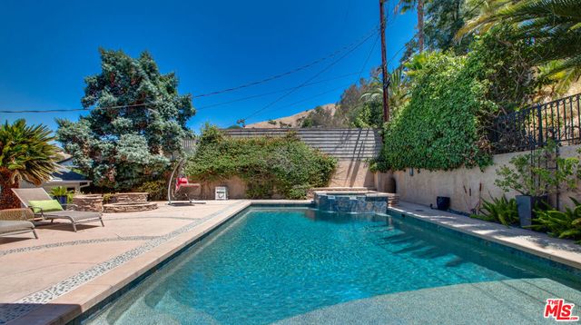 7724 Shady Cove Avenue, Burbank, CA 91504
