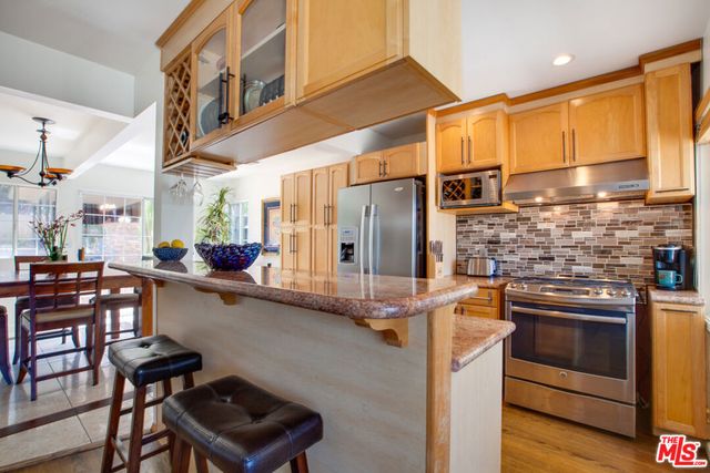7724 Shady Cove Avenue, Burbank, CA 91504