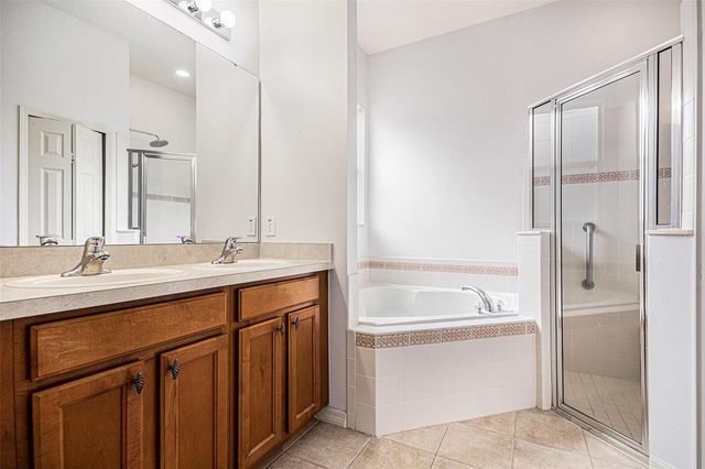 120 CREPE MYRTLE DRIVE, Groveland, FL 34736