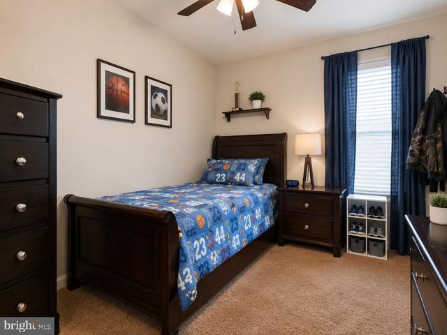 805 CORNSTALK DR, New Castle, DE 19720