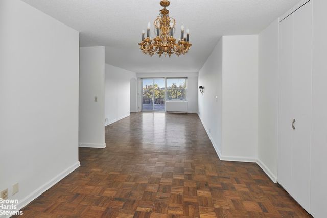 2400 Johnson Ave Apt 1K, New York City, NY 10463