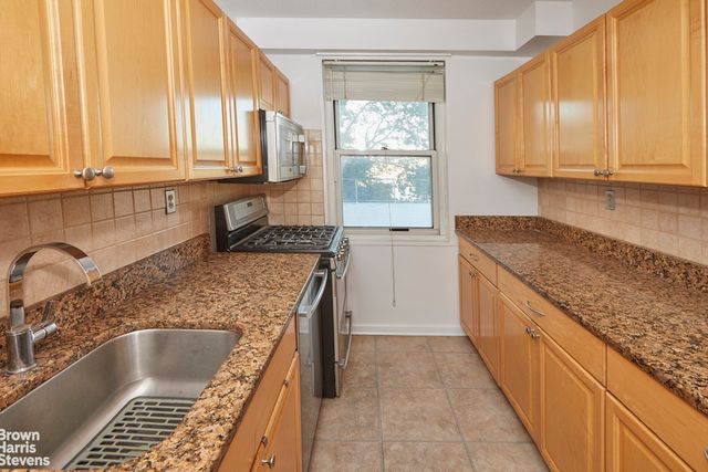 2400 Johnson Ave Apt 1K, New York City, NY 10463