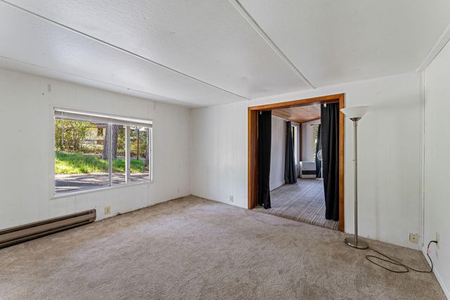 15 Black Oak Drive, Shady Cove, OR 97539