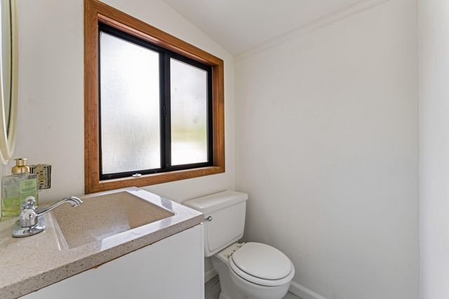 15 Black Oak Drive, Shady Cove, OR 97539