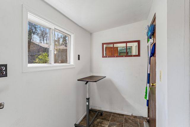 15 Black Oak Drive, Shady Cove, OR 97539