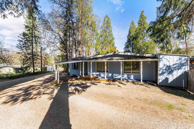 15 Black Oak Drive, Shady Cove, OR 97539