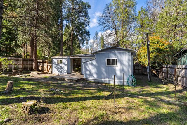 15 Black Oak Drive, Shady Cove, OR 97539