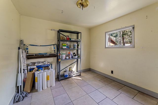 15 Black Oak Drive, Shady Cove, OR 97539