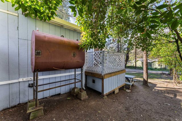 15 Black Oak Drive, Shady Cove, OR 97539