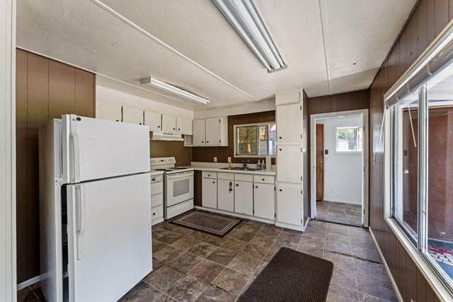 15 Black Oak Drive, Shady Cove, OR 97539