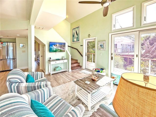 543 Gulf LN, Upper Captiva, FL 33924