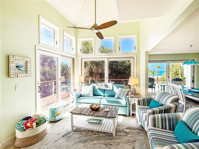 543 Gulf LN, Upper Captiva, FL 33924
