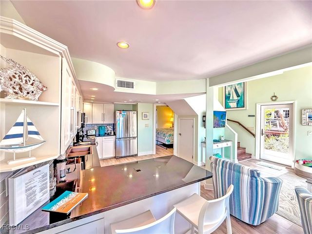 543 Gulf LN, Upper Captiva, FL 33924