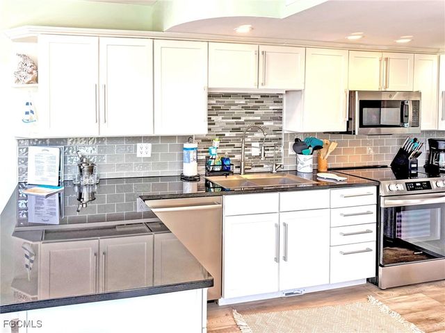 543 Gulf LN, Upper Captiva, FL 33924