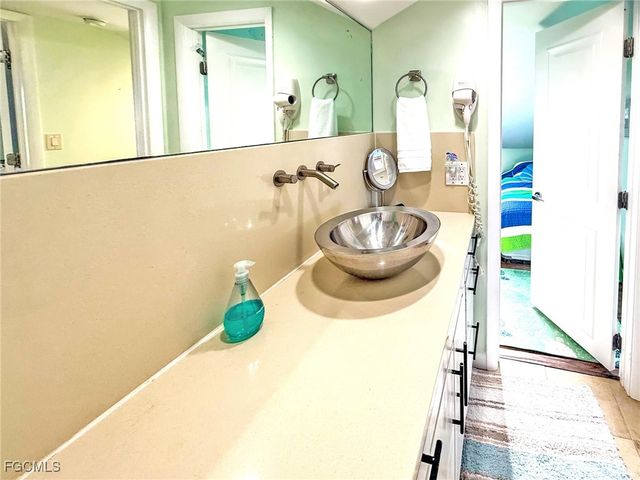 543 Gulf LN, Upper Captiva, FL 33924