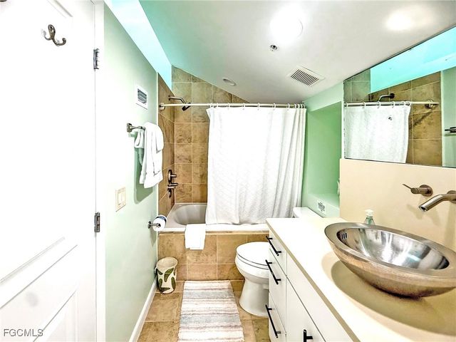 543 Gulf LN, Upper Captiva, FL 33924