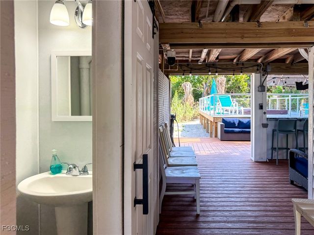 543 Gulf LN, Upper Captiva, FL 33924