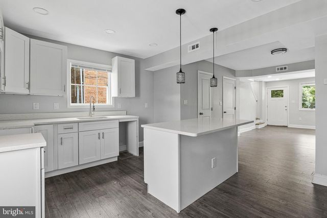 5532 C ST SE, Washington, DC 20019