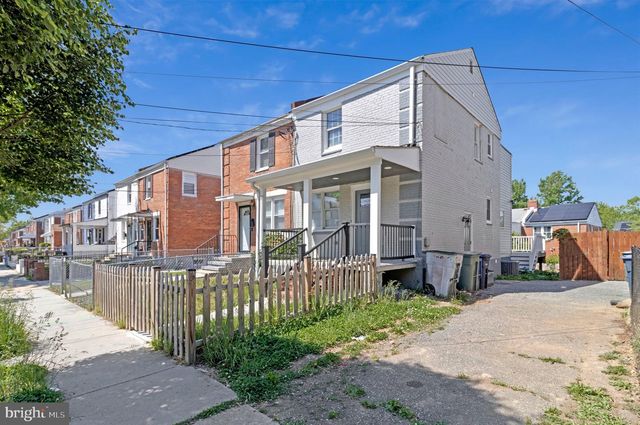 5532 C ST SE, Washington, DC 20019