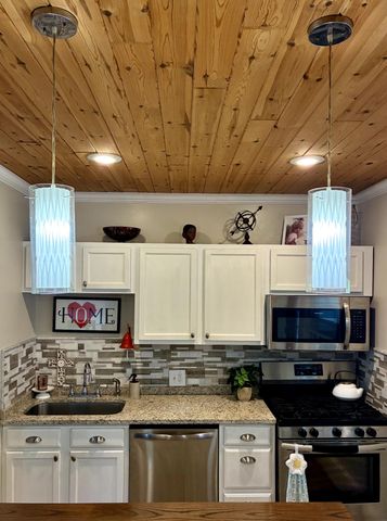 29164 Terrence Street, Livonia, MI 48154