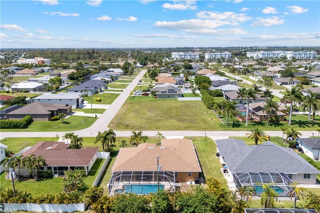 Image 6 of property listing at 2228 26th TER, Cape Coral, FL 33914