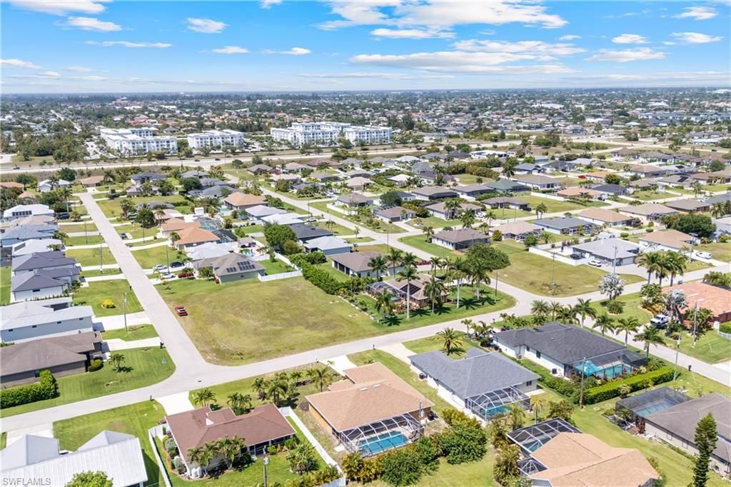 Image 9 of property listing at 2228 26th TER, Cape Coral, FL 33914