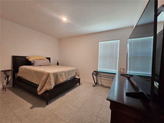 8445 101st Court, Vero Beach, FL 32967