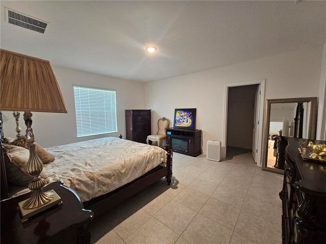 8445 101st Court, Vero Beach, FL 32967