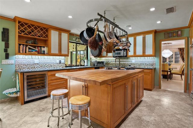 2100 NE 211th Ter., Miami, FL 33179