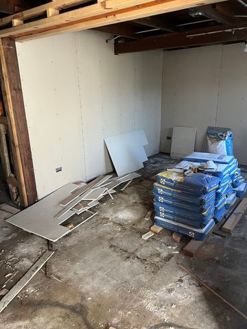 2221 N 73rd Court, Elmwood Park, IL 60707