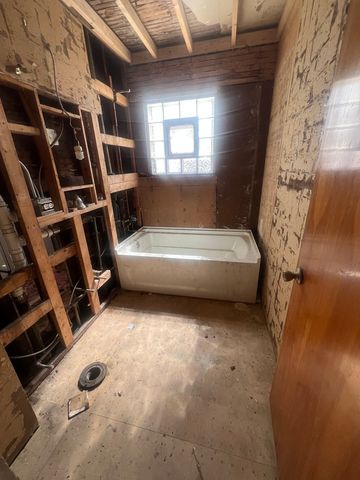 2221 N 73rd Court, Elmwood Park, IL 60707