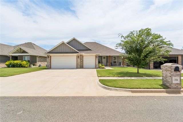1304 Torrey Pines Road, Norman, OK 73072