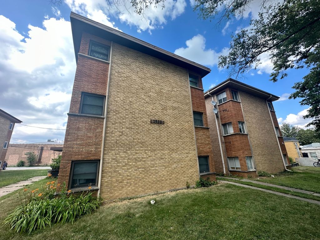 1932 Hickory Road, Homewood, IL 60430