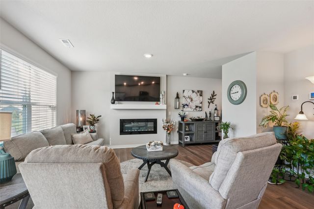 5504 144th Street, Urbandale, IA 50323