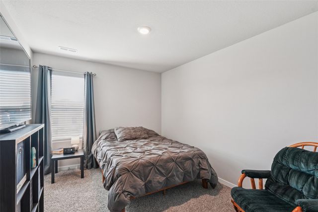 5504 144th Street, Urbandale, IA 50323