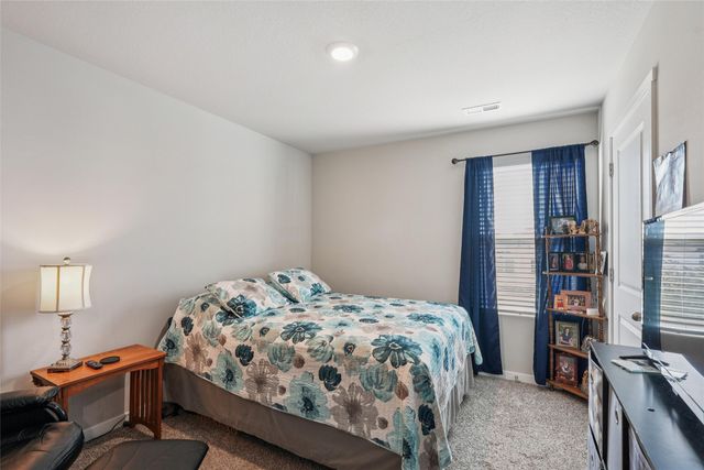 5504 144th Street, Urbandale, IA 50323