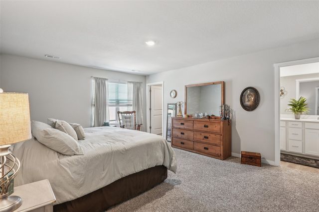 5504 144th Street, Urbandale, IA 50323