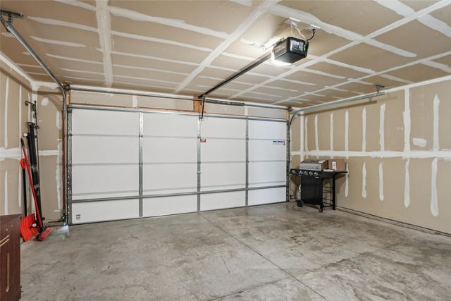 5504 144th Street, Urbandale, IA 50323