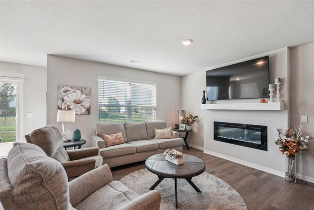 5504 144th Street, Urbandale, IA 50323