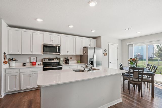 5504 144th Street, Urbandale, IA 50323