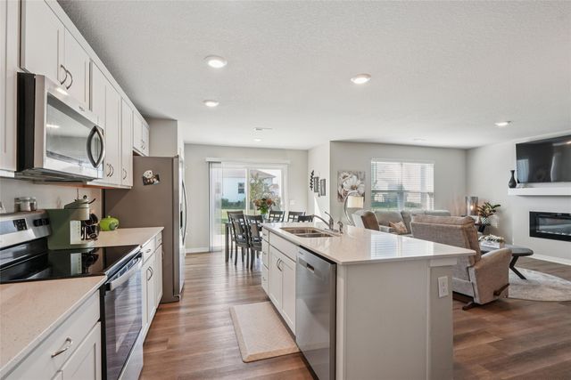 5504 144th Street, Urbandale, IA 50323