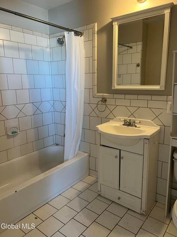 5 Broadway 412, Troy, NY 12180