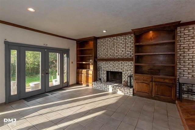 6770 Lexington Drive, Beaumont, TX 77706